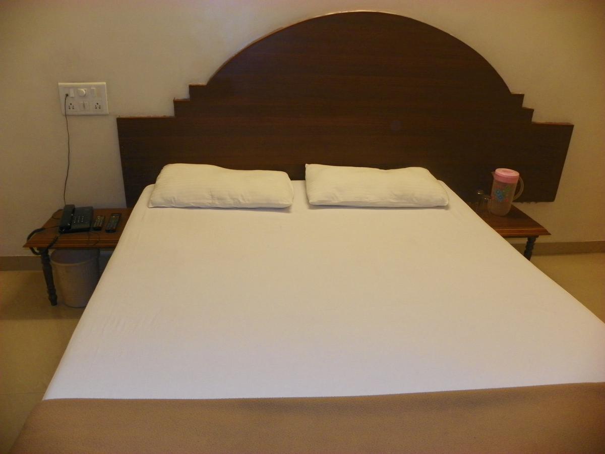 Hotel Rajdeep Pune Dış mekan fotoğraf